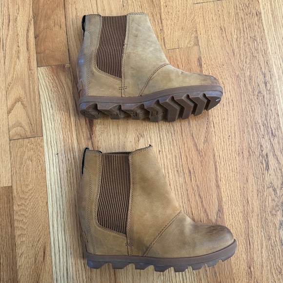 SOREL Joan Rhapsody Chelsea Wedge Boot, Tan, Size 6 - Picture 5 of 6